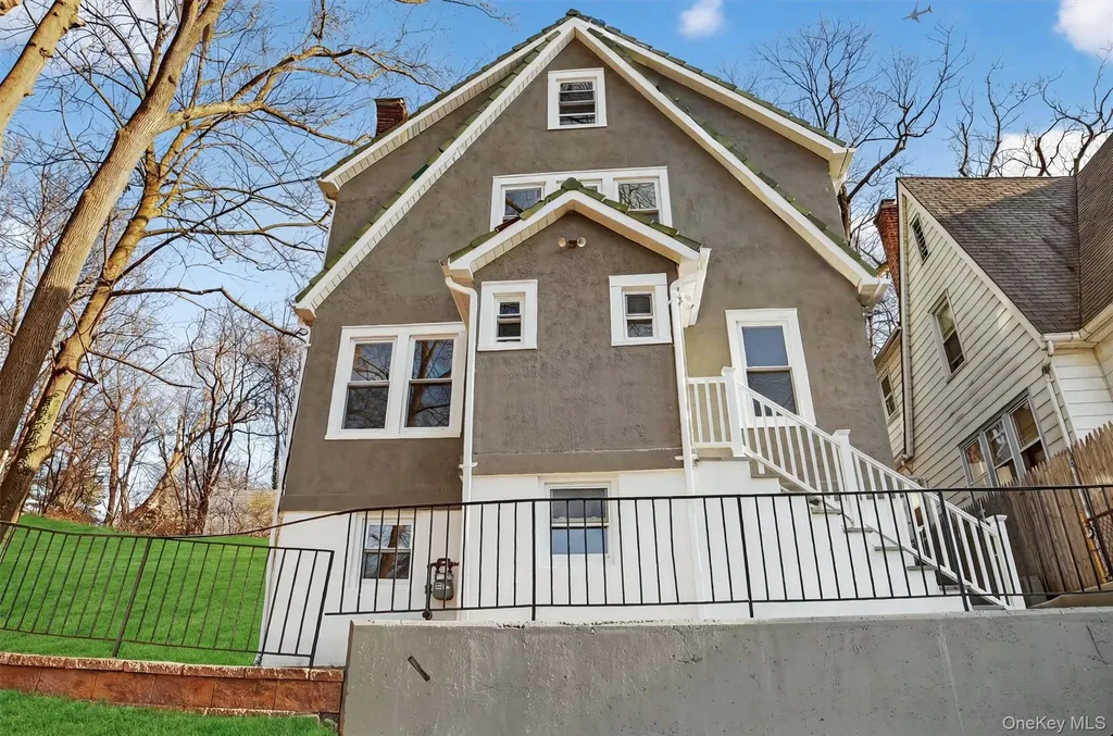 94 Jervis Road Yonkers NY 10705