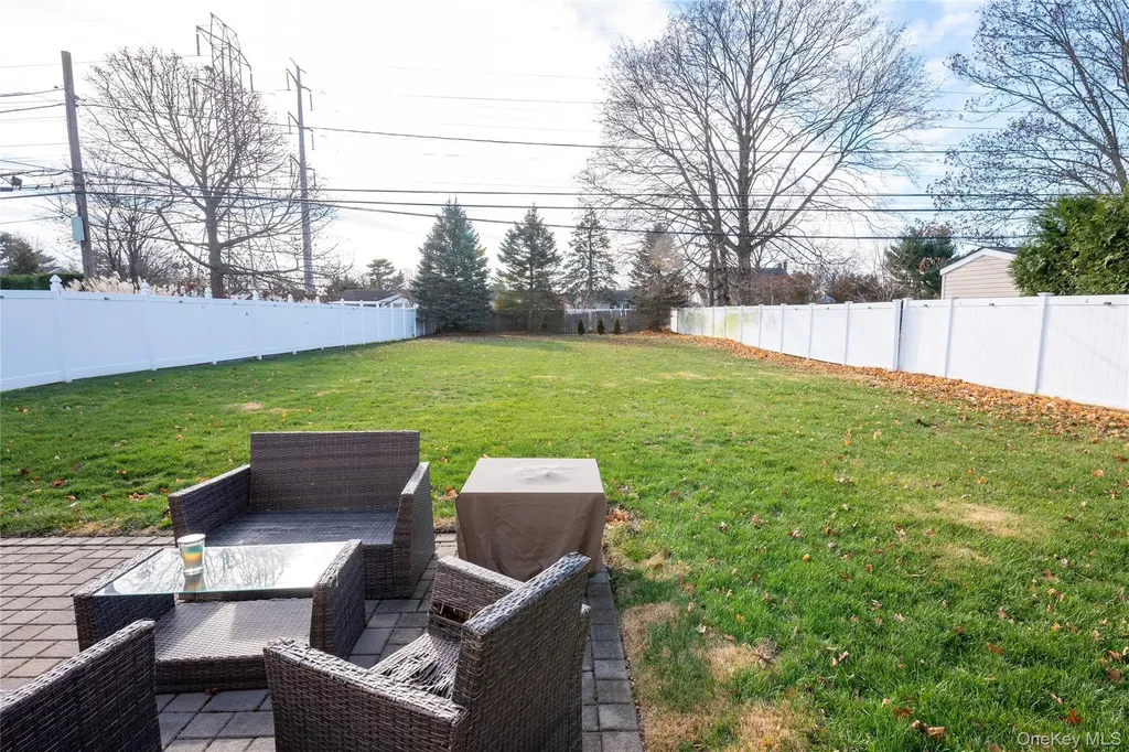 4030 Avoca Avenue Bethpage NY 11714