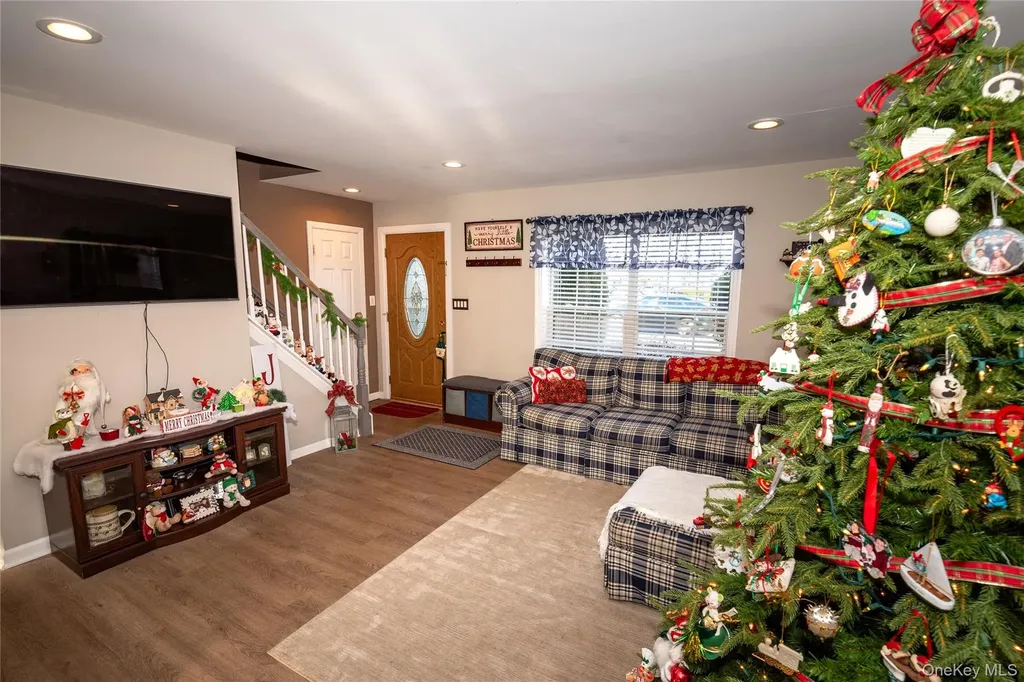 4030 Avoca Avenue Bethpage NY 11714