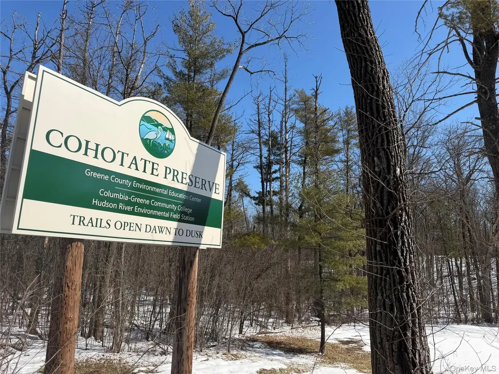 8874 Us Route 9w Athens NY 12015