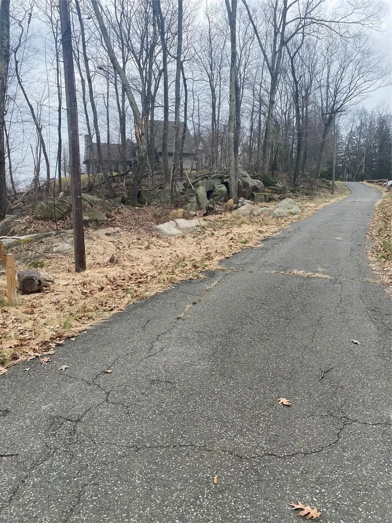 4 Ledgewood Place Armonk NY 10504
