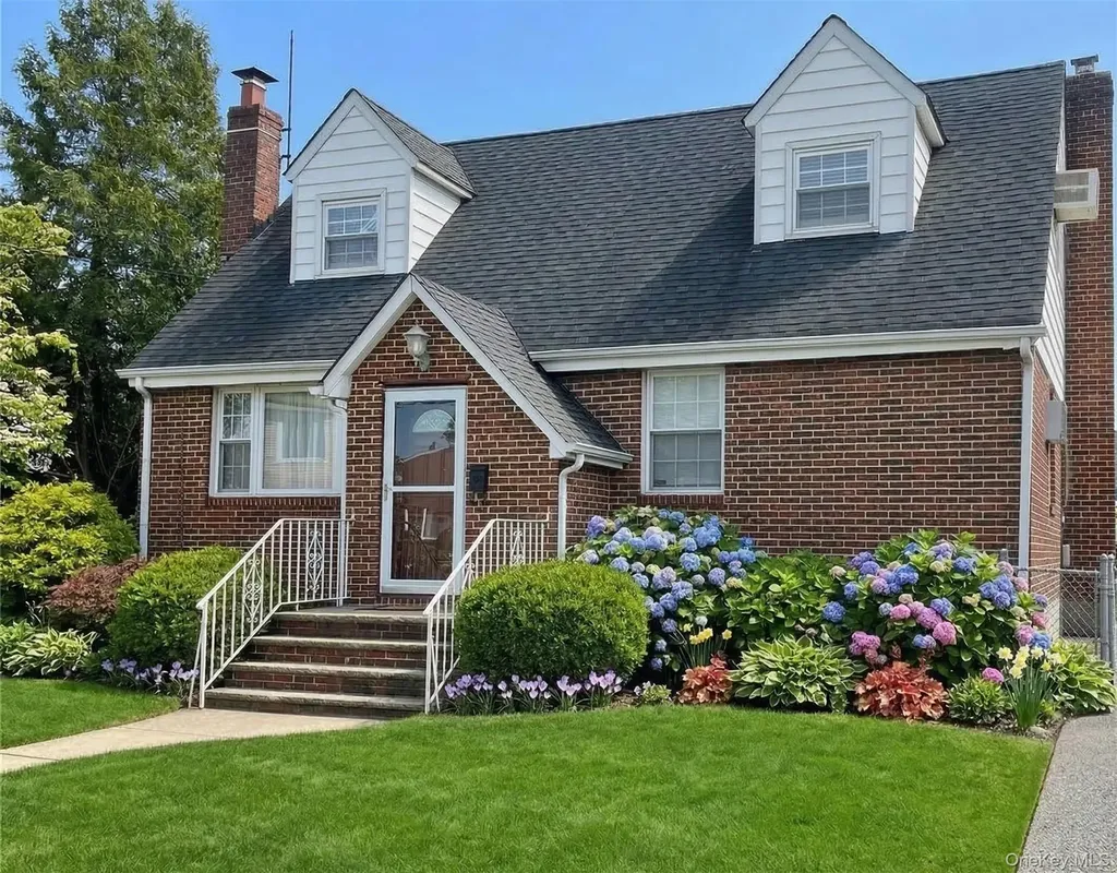 21 Oceanview Avenue Valley Stream NY 11581