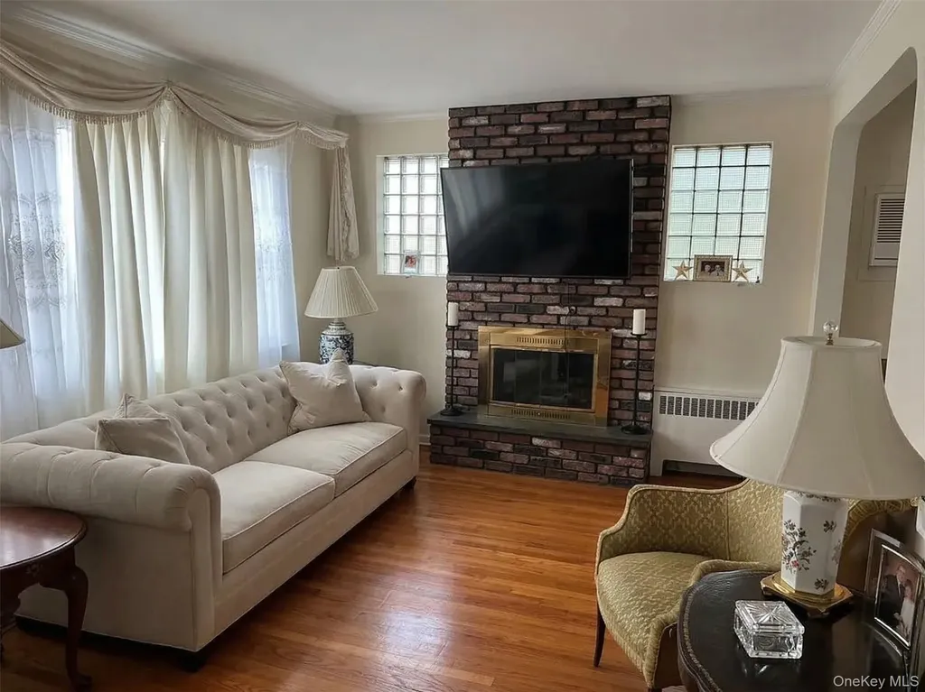 21 Oceanview Avenue Valley Stream NY 11581