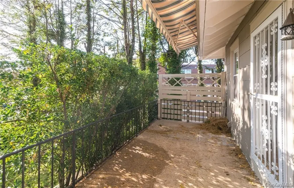 1 Senate Place Larchmont NY 10538