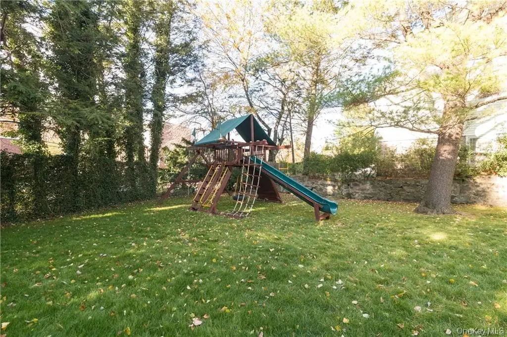 1 Senate Place Larchmont NY 10538