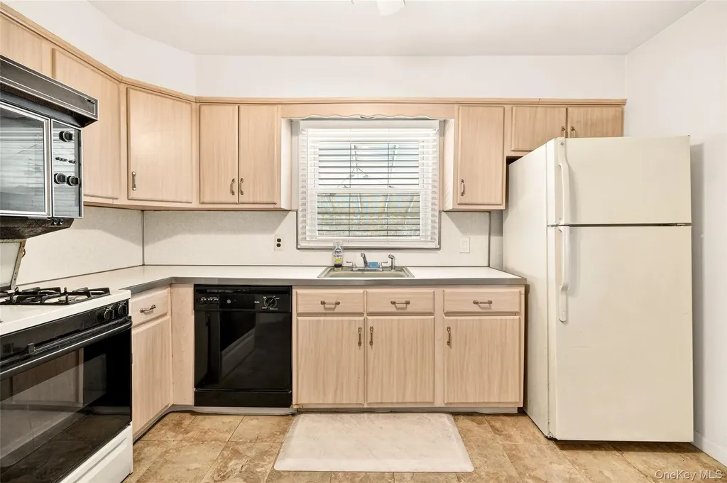 10 Sciortino Place White Plains NY 10607