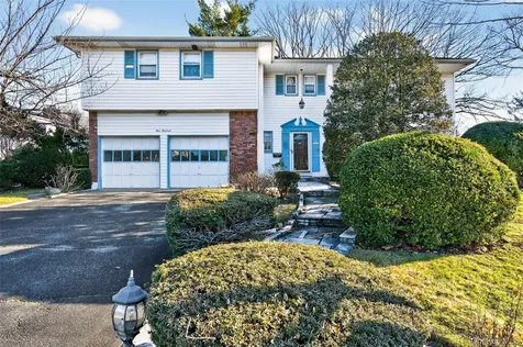 100 Birch Hill Drive Albertson NY 11576