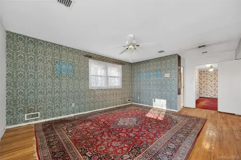 100 Birch Hill Drive Albertson NY 11576