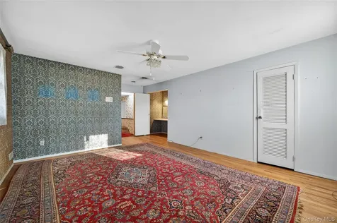 100 Birch Hill Drive Albertson NY 11576