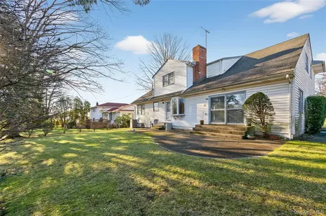 100 Birch Hill Drive Albertson NY 11576