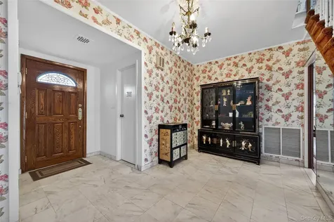 100 Birch Hill Drive Albertson NY 11576