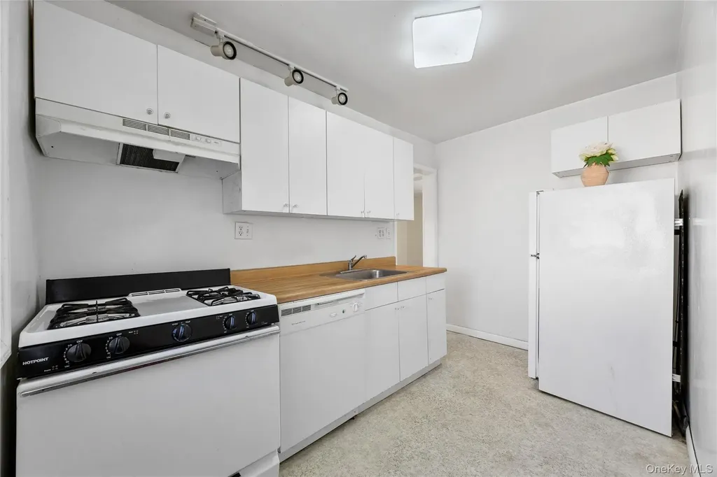 221-23 67th Avenue Bayside NY 11364