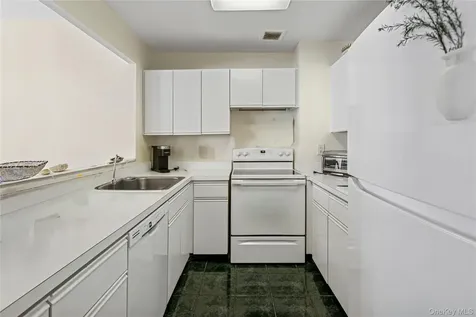 100 W Broadway Long Beach NY 11561
