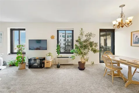 100 W Broadway Long Beach NY 11561