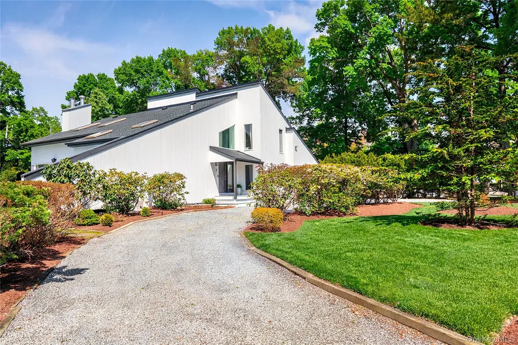 7 Midhampton Court Quogue NY 11959