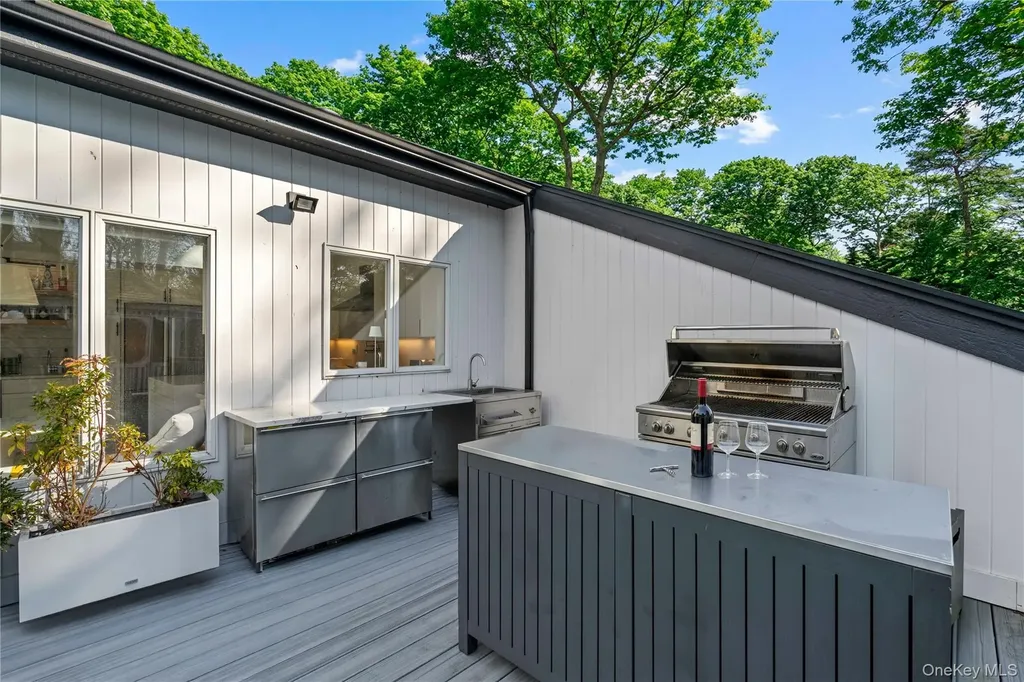 7 Midhampton Court Quogue NY 11959
