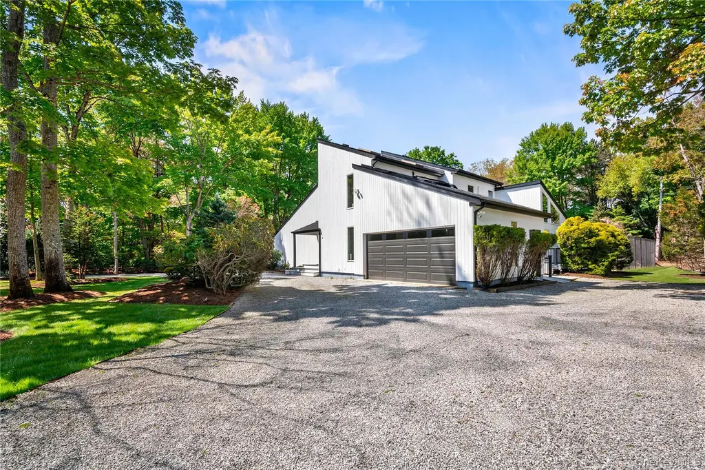 7 Midhampton Court Quogue NY 11959
