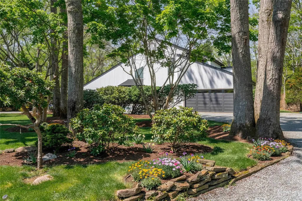 7 Midhampton Court Quogue NY 11959