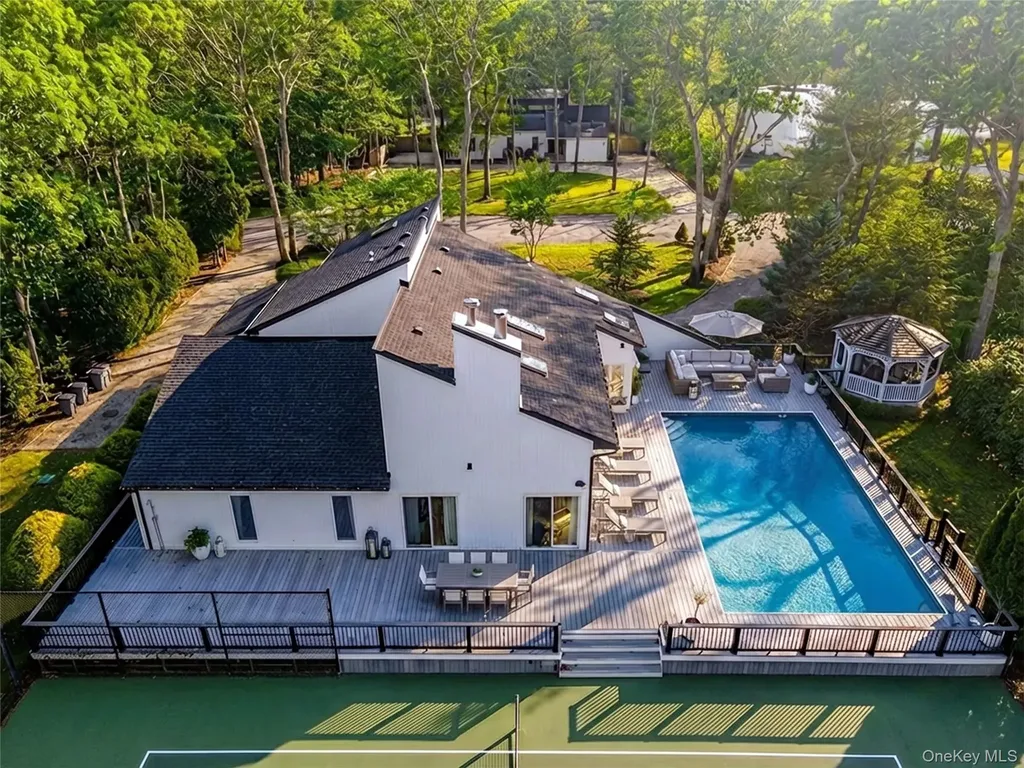 7 Midhampton Court Quogue NY 11959