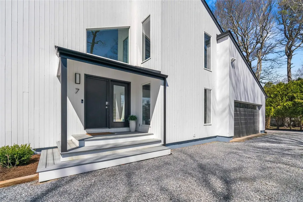 7 Midhampton Court Quogue NY 11959