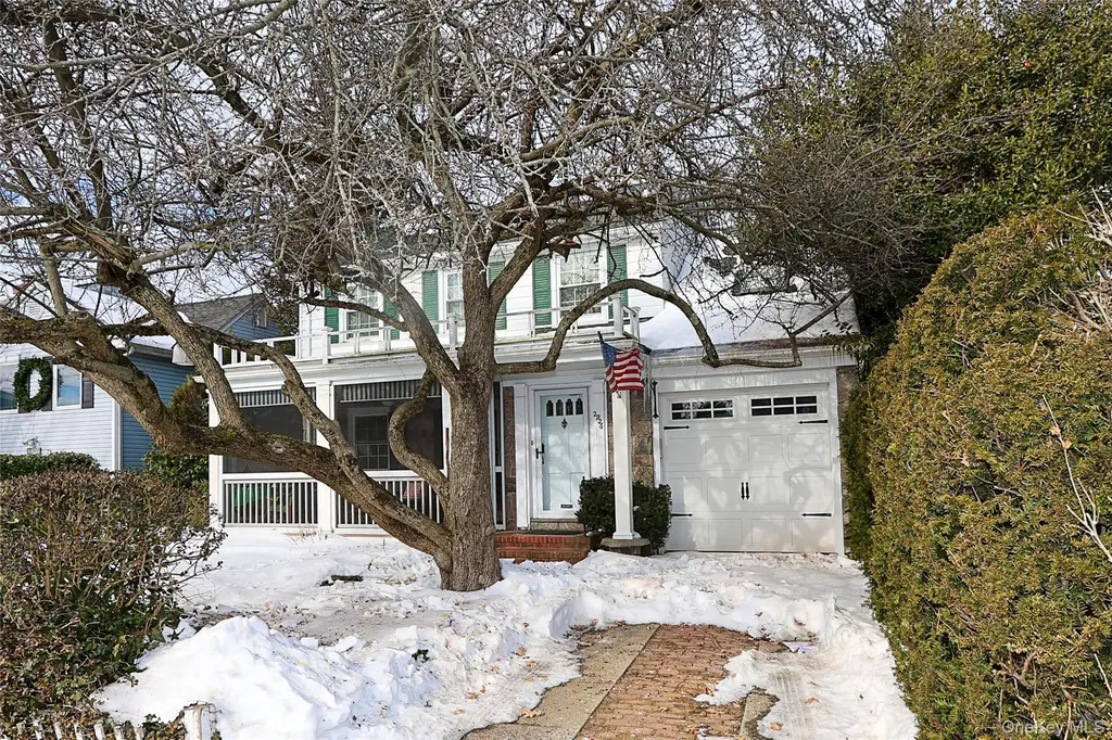 2926 Davis Street Oceanside NY 11572
