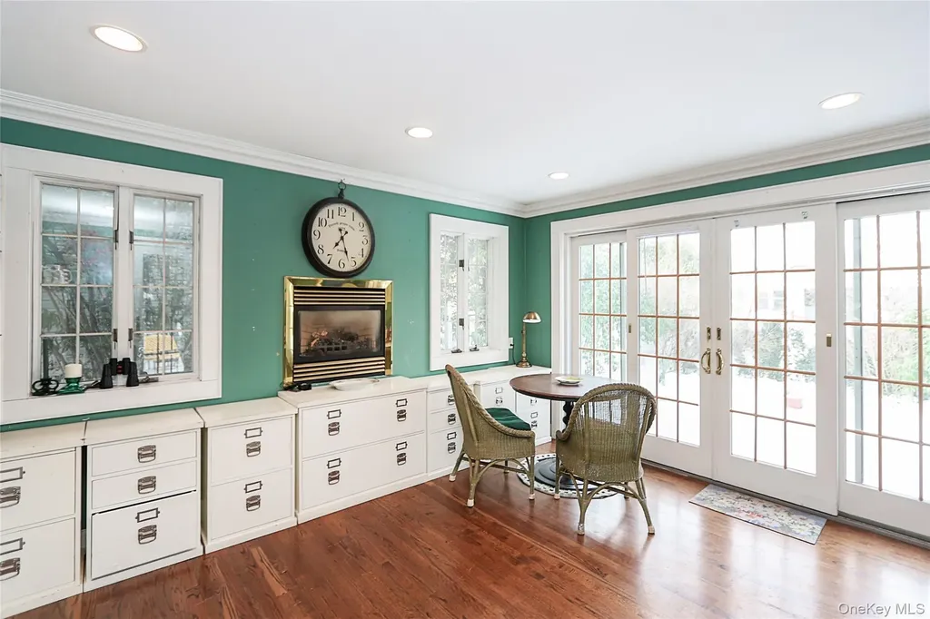 2926 Davis Street Oceanside NY 11572