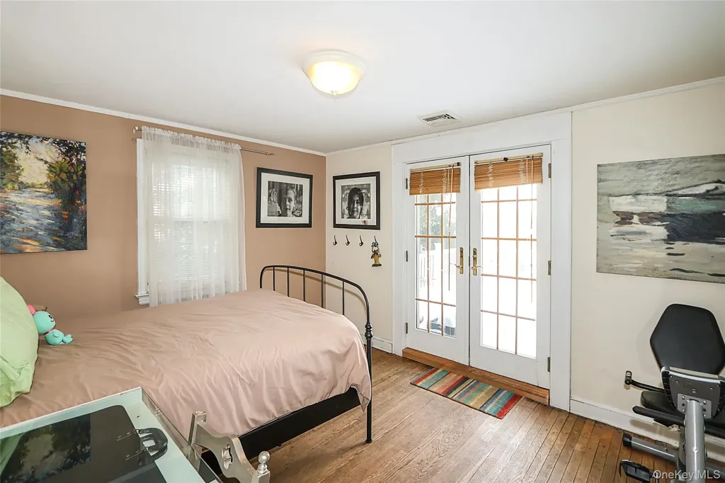 2926 Davis Street Oceanside NY 11572