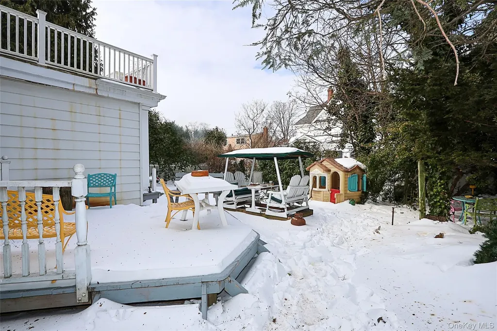 2926 Davis Street Oceanside NY 11572