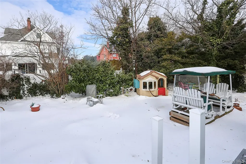 2926 Davis Street Oceanside NY 11572