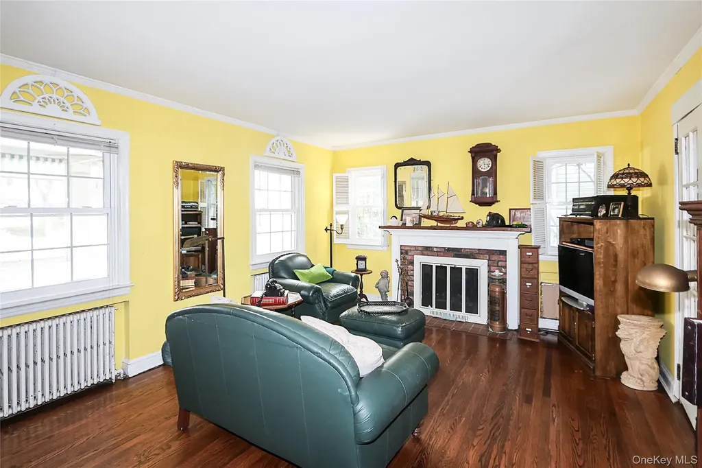2926 Davis Street Oceanside NY 11572