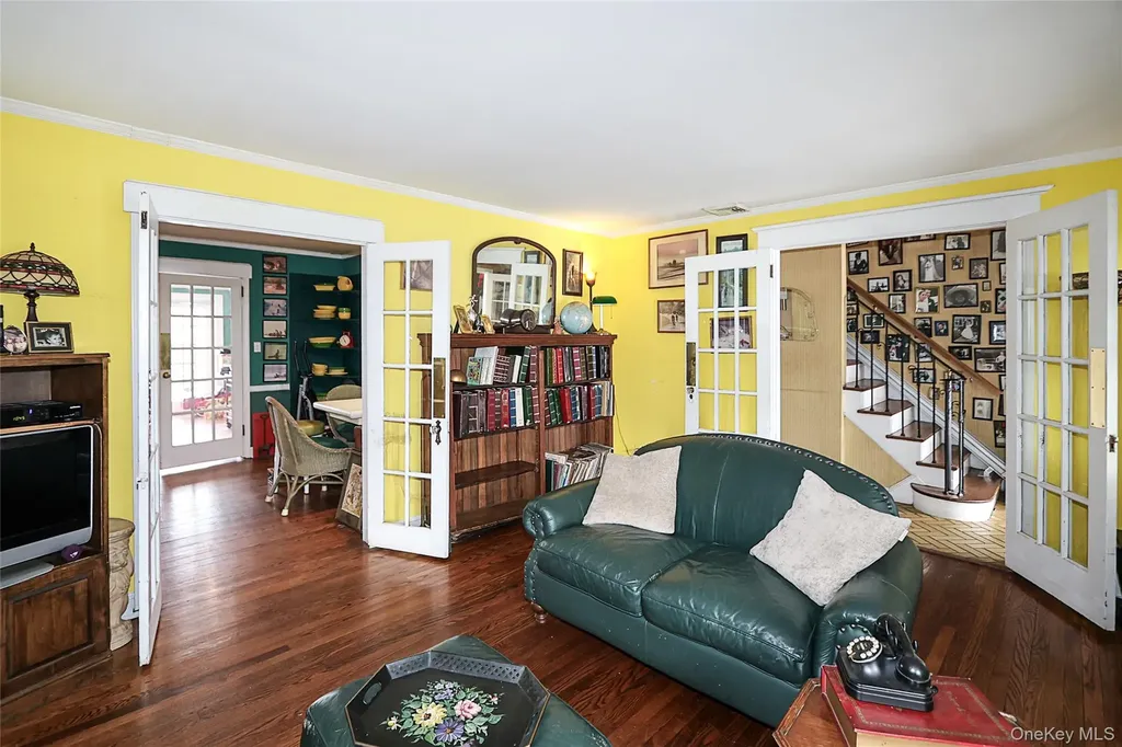 2926 Davis Street Oceanside NY 11572