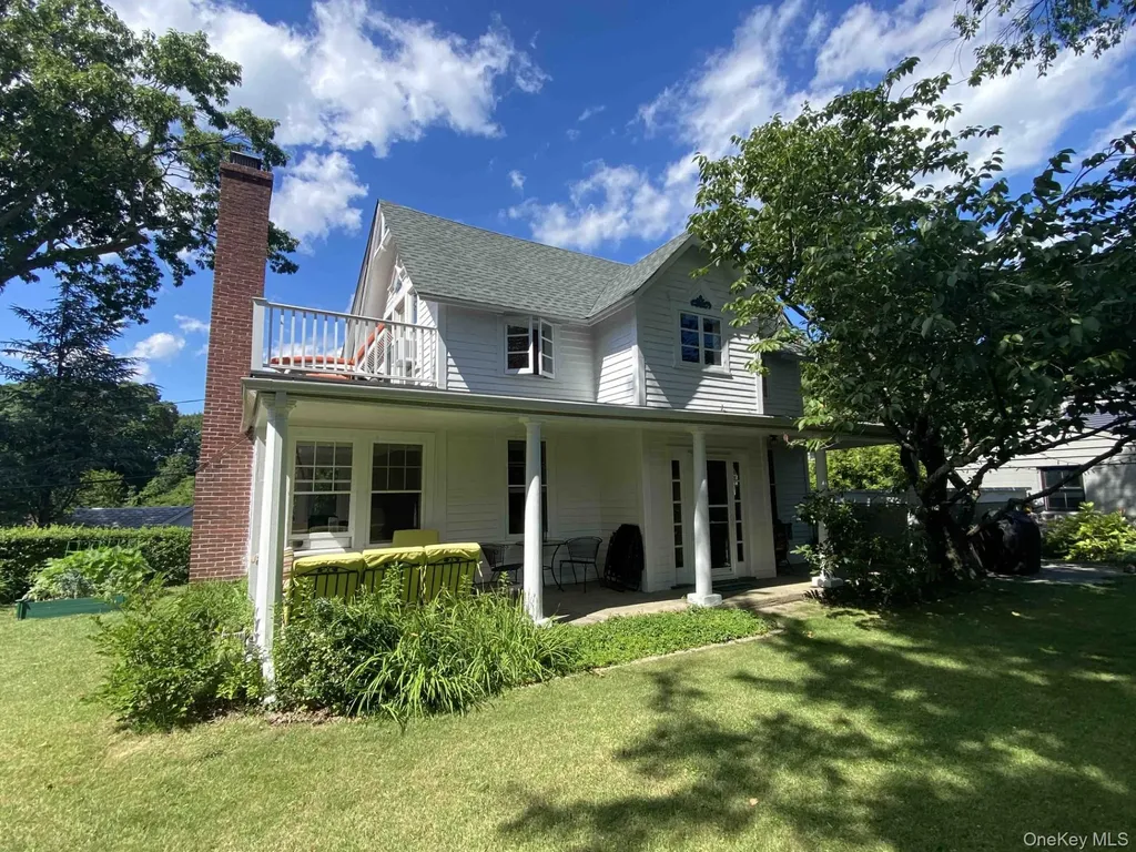 161 15th Avenue Sea Cliff NY 11579
