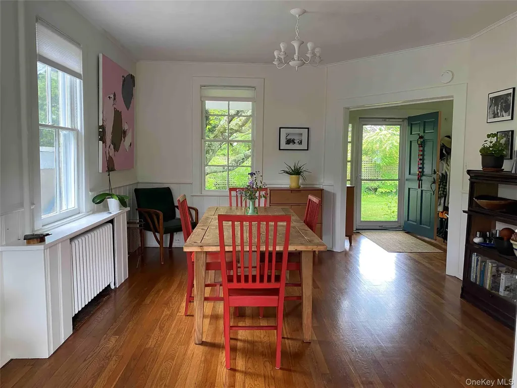 161 15th Avenue Sea Cliff NY 11579