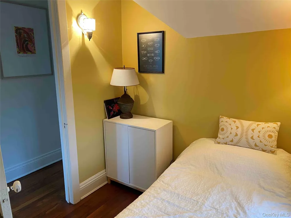 161 15th Avenue Sea Cliff NY 11579