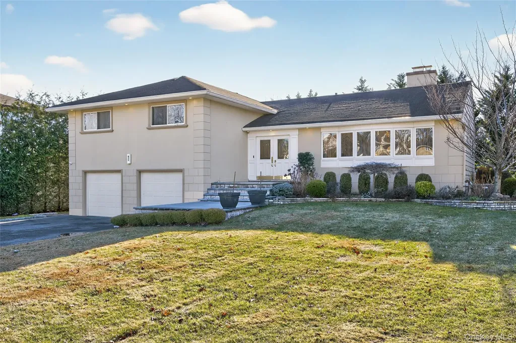1 Peppermill Road Roslyn NY 11576