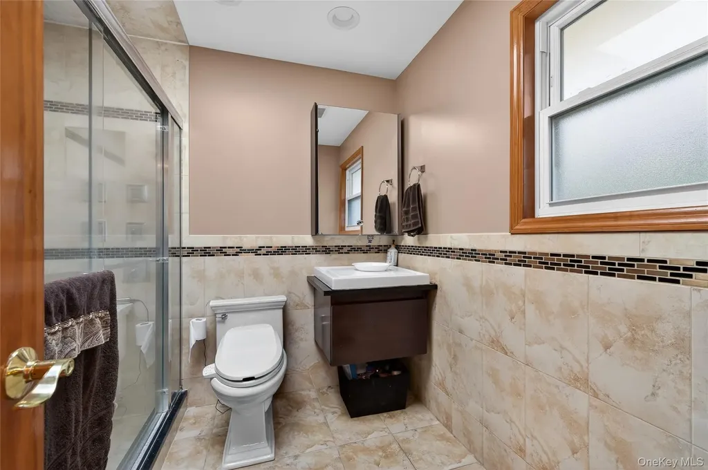 1 Peppermill Road Roslyn NY 11576