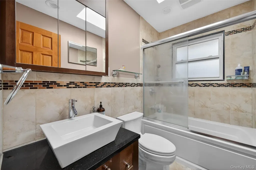 1 Peppermill Road Roslyn NY 11576