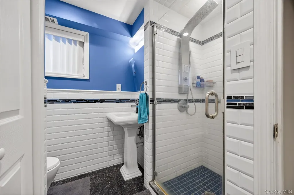 1 Peppermill Road Roslyn NY 11576