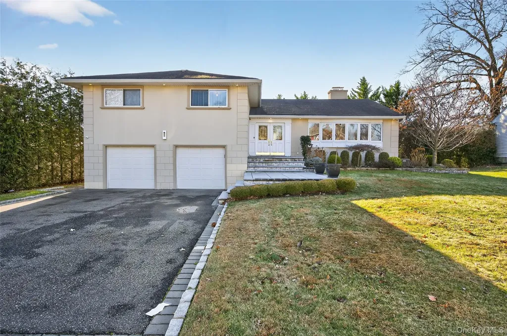 1 Peppermill Road Roslyn NY 11576