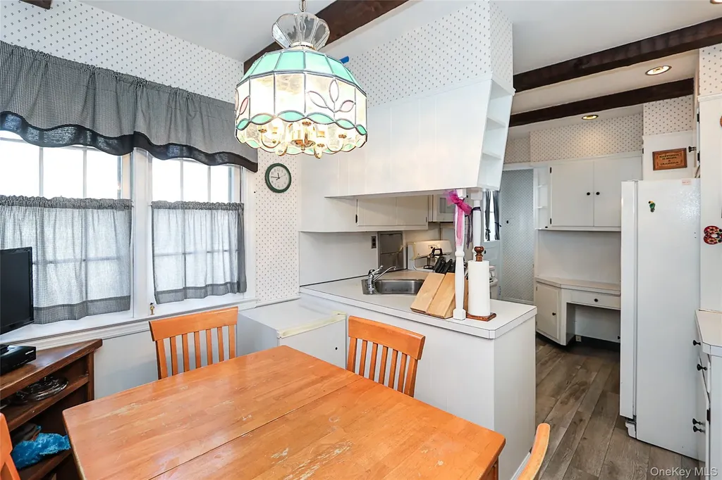 71 Beechwood Avenue Manhasset NY 11030