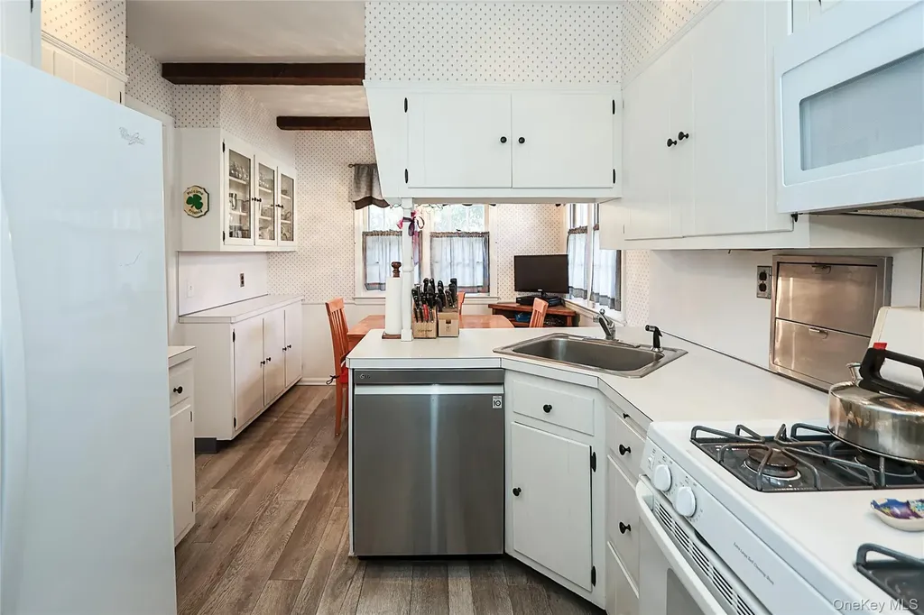 71 Beechwood Avenue Manhasset NY 11030