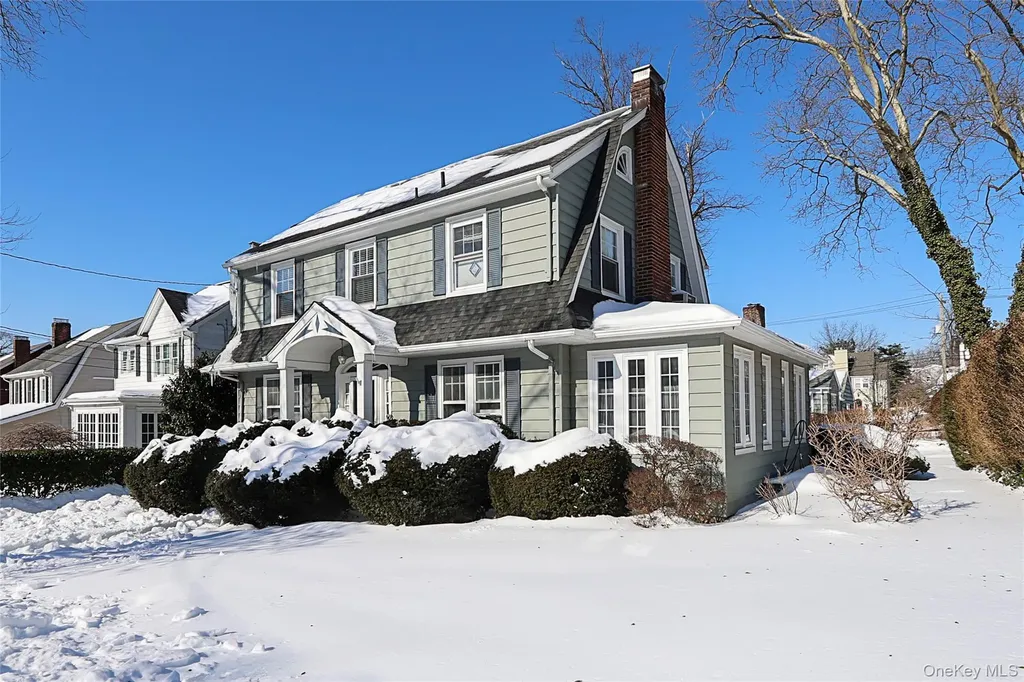 71 Beechwood Avenue Manhasset NY 11030