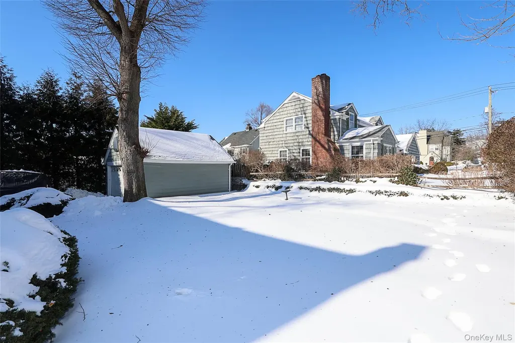 71 Beechwood Avenue Manhasset NY 11030