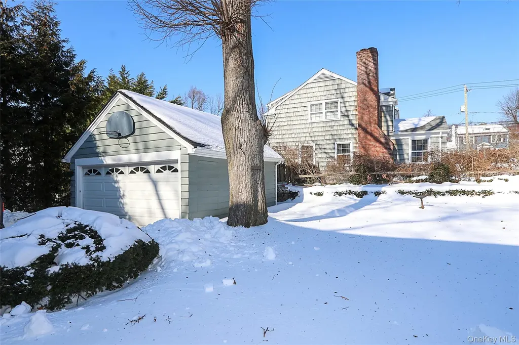71 Beechwood Avenue Manhasset NY 11030