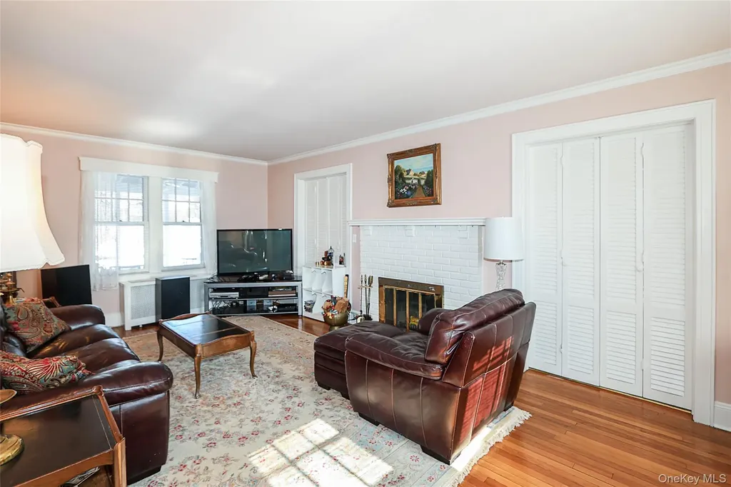 71 Beechwood Avenue Manhasset NY 11030