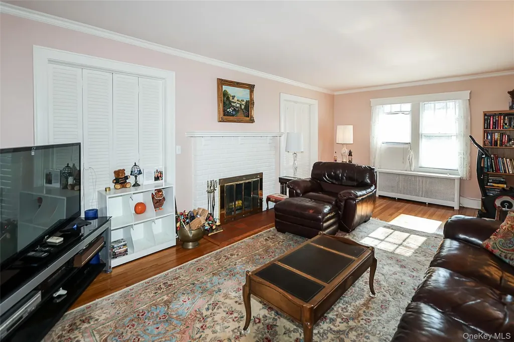 71 Beechwood Avenue Manhasset NY 11030