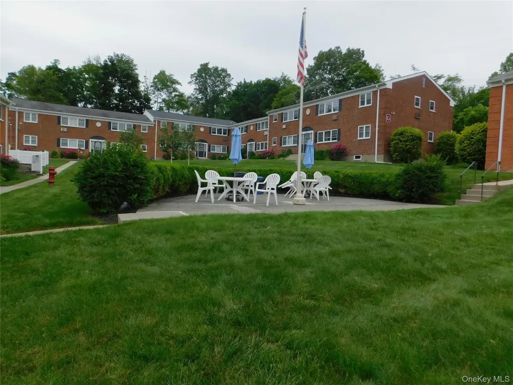 1879 Crompond Road Peekskill NY 10566