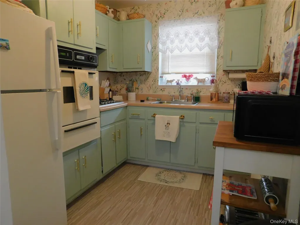 1879 Crompond Road Peekskill NY 10566