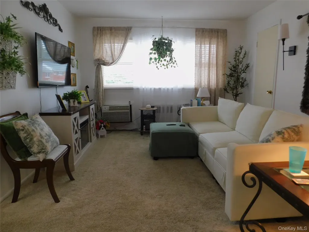 1879 Crompond Road Peekskill NY 10566