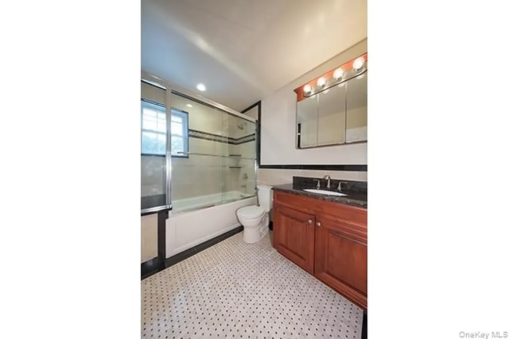 100 Villa D'est Drive Coram NY 11727